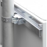 Sistema di fissaggio a palo per rack IP65
