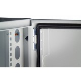 Armadio Rack 19'' a muro 17U grigio IP65 porta vetro prof. 200mm