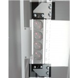 Staffe per montaggio verticale su montanti rack