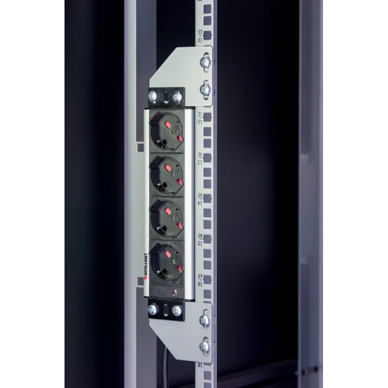 Staffe per montaggio verticale su montanti rack