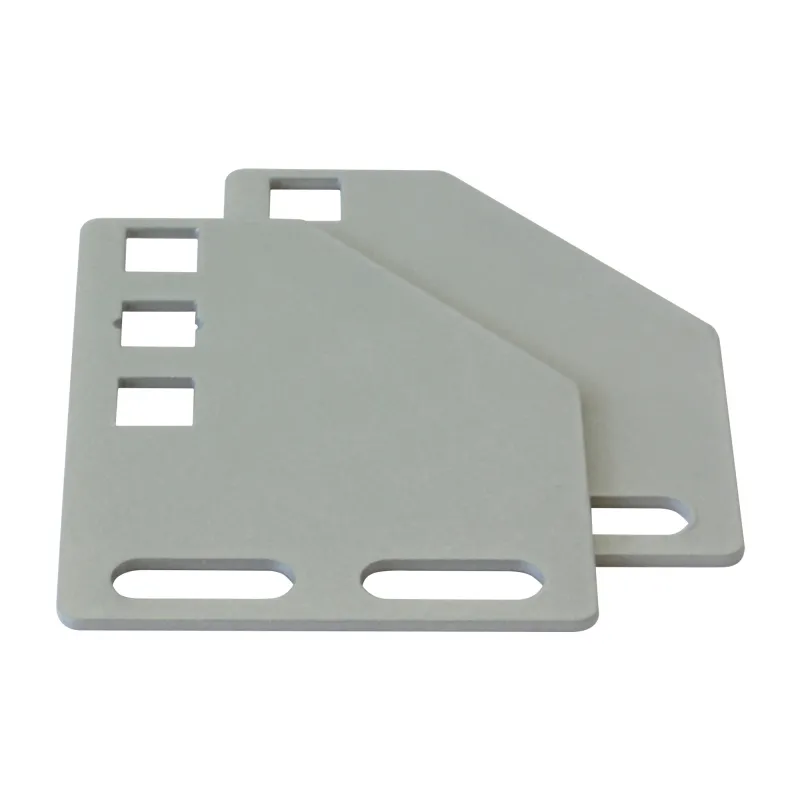 Staffe per montaggio verticale su montanti rack
